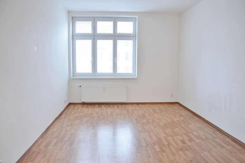 Pronájem bytu 1+kk na ul. Denisova v centru Ostravy